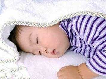 新生儿口唇发青是怎么回事？早看早知道