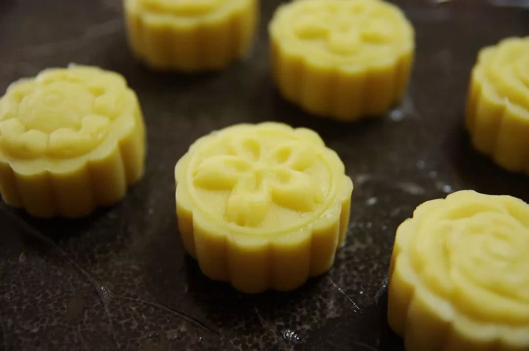 如何在家做入口即化的绿豆糕,入口即化的绿豆糕在家也能做