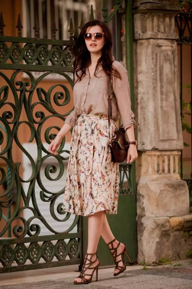 身材比较胖的女生应该穿什么衣服,矮胖女生裙子穿搭夏季