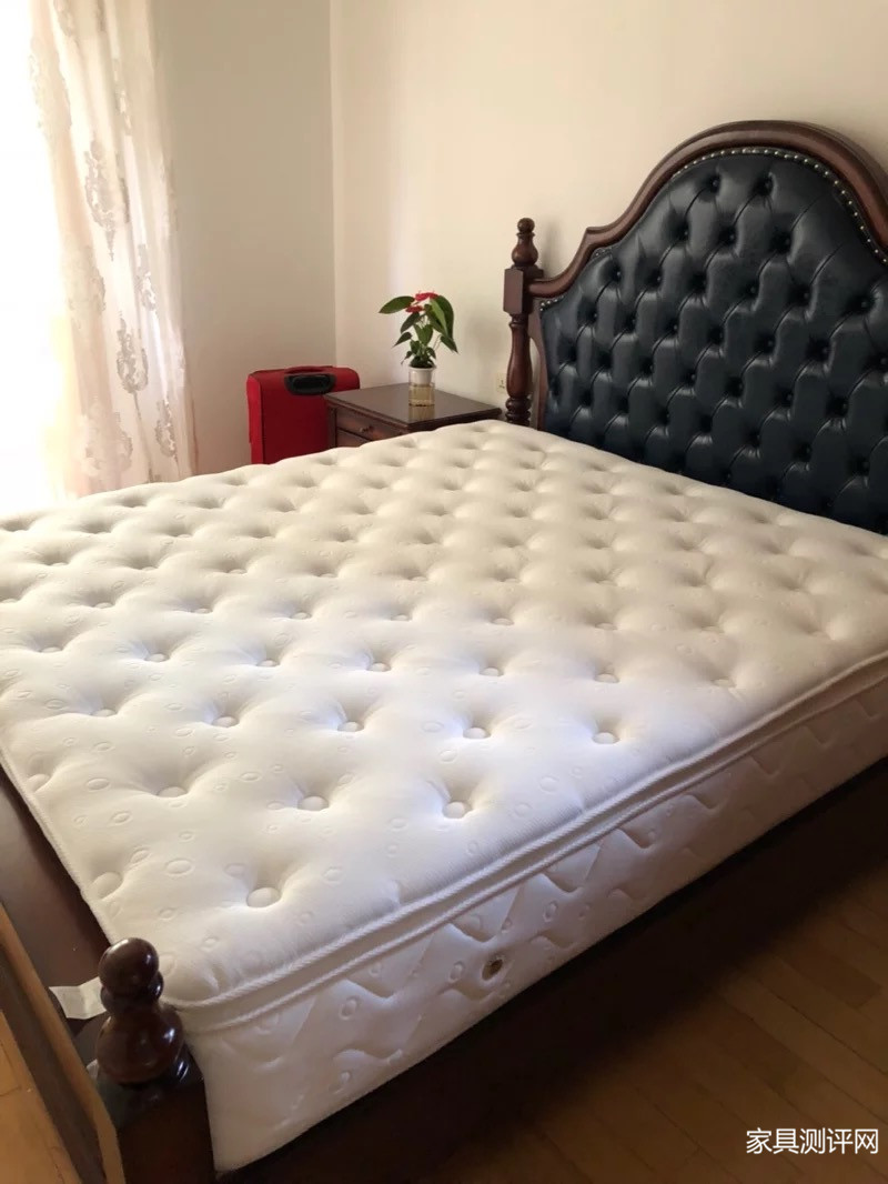 美剧里面超级软的枕头,美剧中他们的床垫为啥那么软