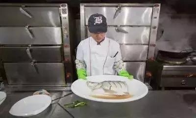 炖肉过程中加冷水还是开水,炖各种肉类为什么要焯水