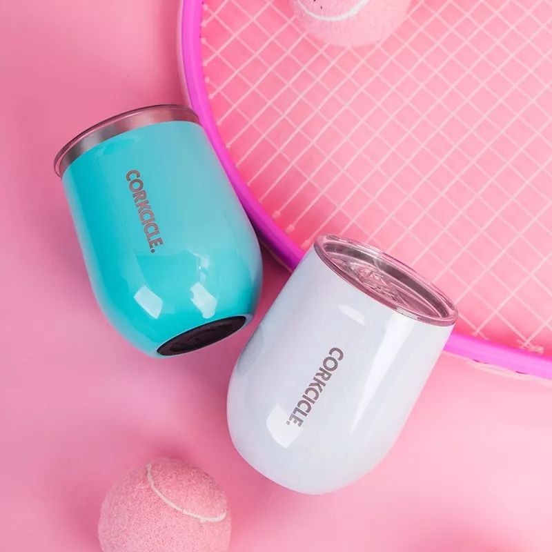 能装各种冷饮的保温杯,还是金球奖伴手礼