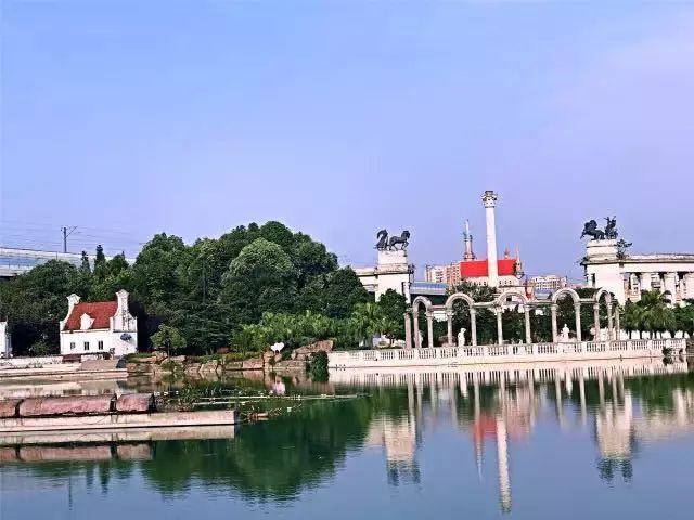 成都的耍家，一代有一代的主场