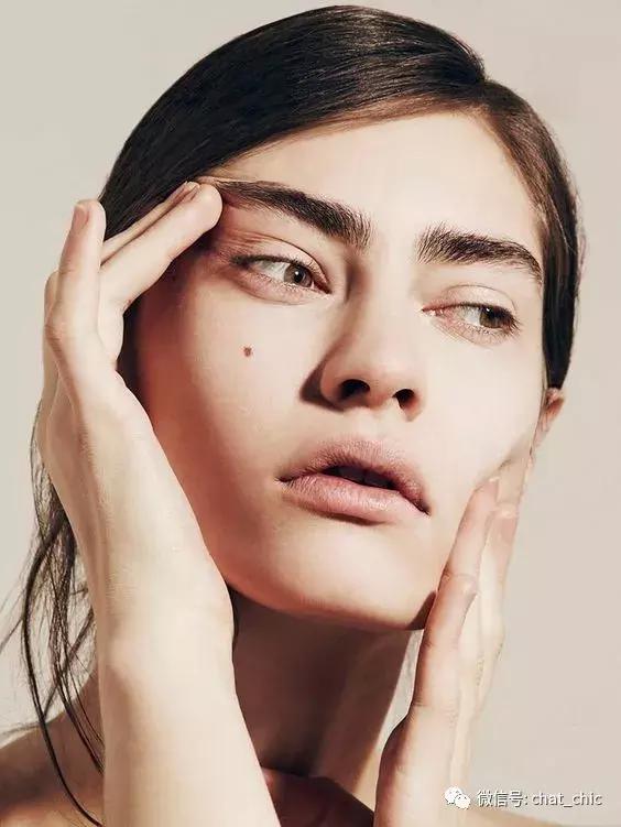 出现第一条鱼尾纹该怎么预防,鱼尾纹是怎么来的