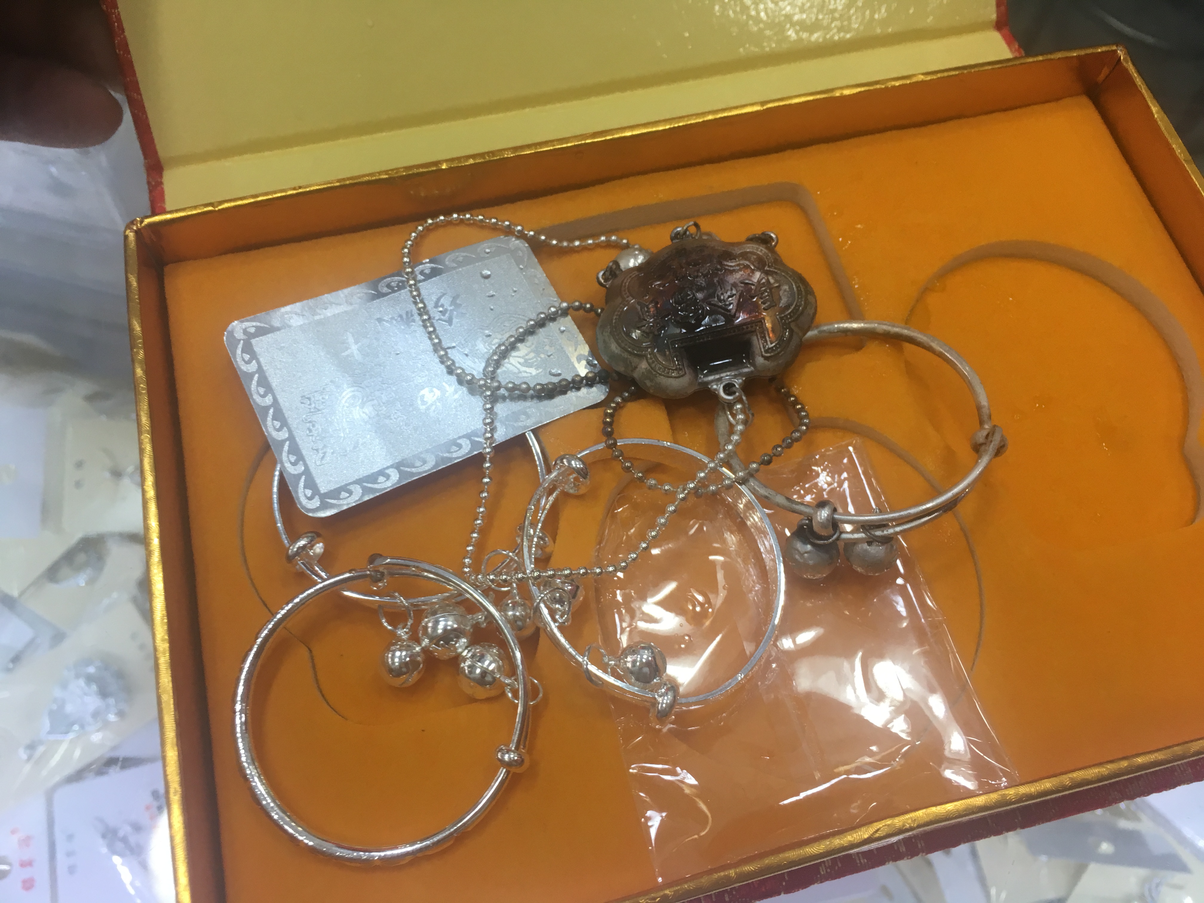 卖银首饰骗局 (卖银首饰是骗人的吗)