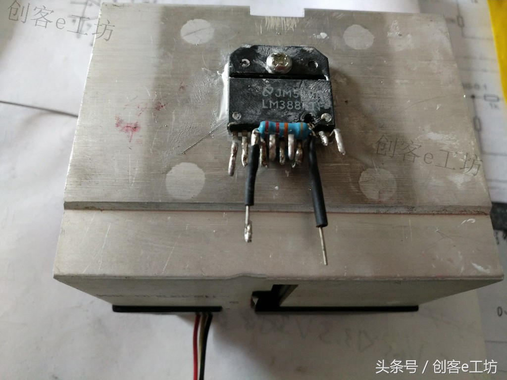 用lm3915芯片做100段音频频谱灯,lm3886t功放最佳供电电压是多少