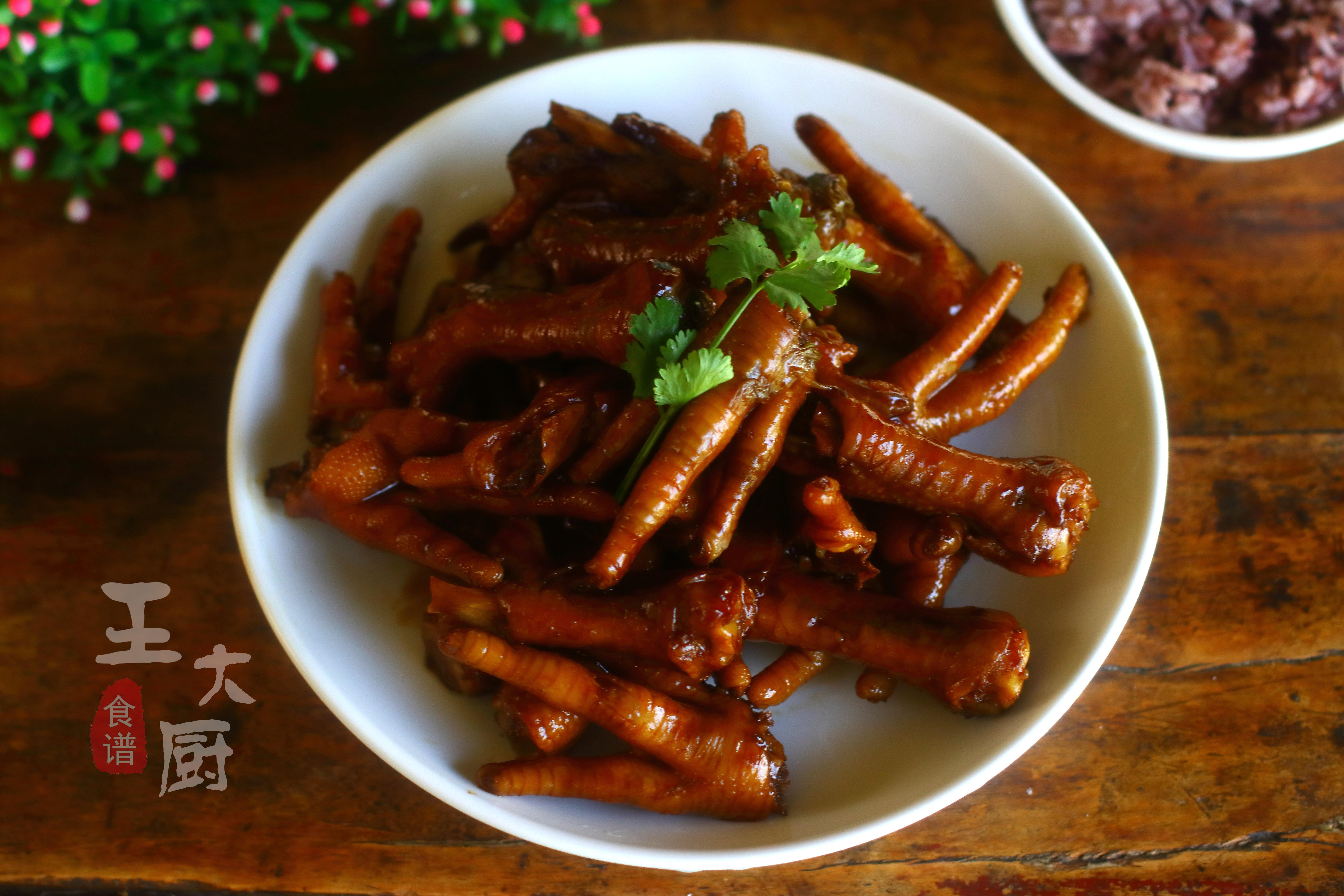 香辣虎皮鸡爪油炸卤鸡爪网红,香辣卤鸡爪的简单做法