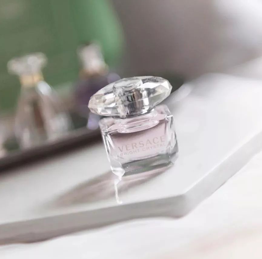 越是迷人的女人越危险,越迷人越危险的女人