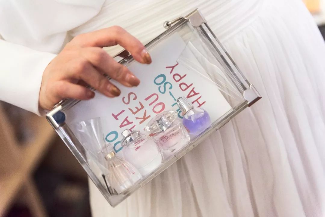 越是迷人的女人越危险,越迷人越危险的女人