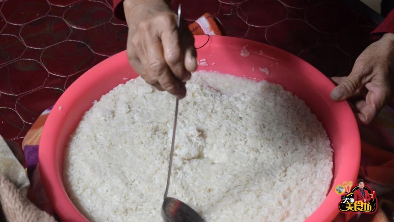 教你怎么在家制作糯米酒,农村阿姨教你做糯米酒