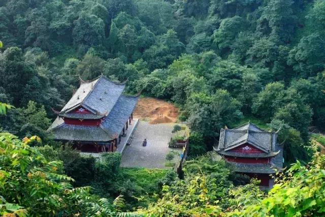 这座低调的宝藏小城去100次都不腻,这个低调的四川小城