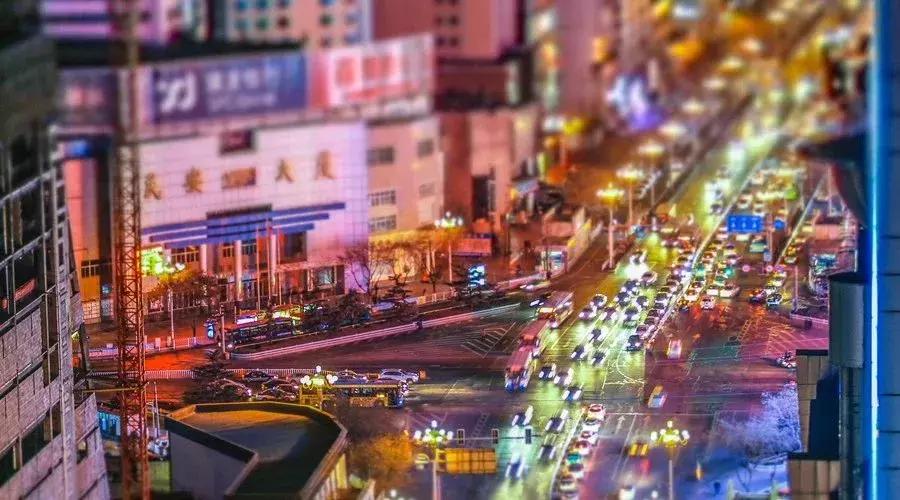 工资5000,还贷7000:深圳人的夜晚,其实比白天更忙