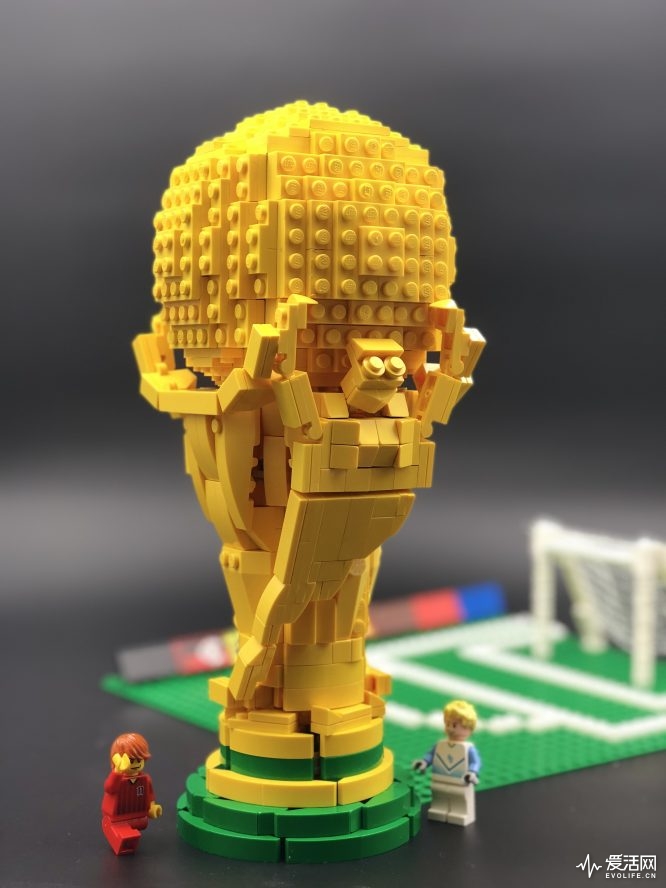 齐聚百名玩家的乐高作品展看高手们拼出一个未来世界