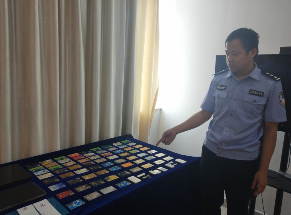 东莞警方今日通报：扫黑除恶成果显著，86名涉黑恶嫌疑人自首