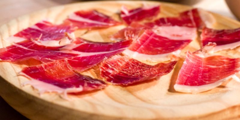 豆瓣9.3分vs6.7分，《尹食堂2》究竟比《中餐厅2》好在哪儿？