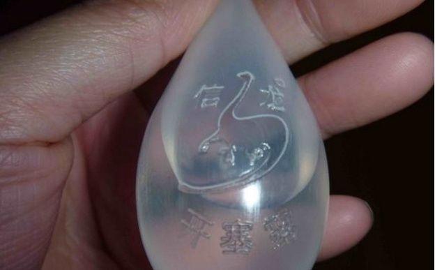 牙膏兑啥玩意儿抹脸有效果,牙膏涂脸怎样用白一整天