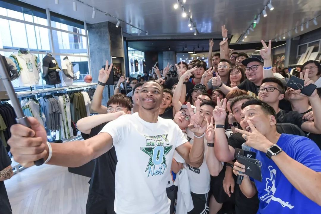 威少两个赛季的三双无人可破,威少用出色的表现回应外界的质疑