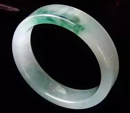 玉镯配金镯怎么选尺寸,福镯贵妃镯的区别