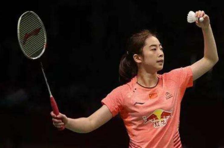 羽毛球：平高球、平射球和网前小球