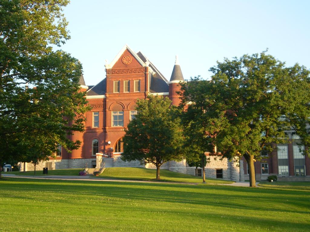 雪城大学，“美国政治家摇篮”，“美国著名大学校长”摇篮之一！