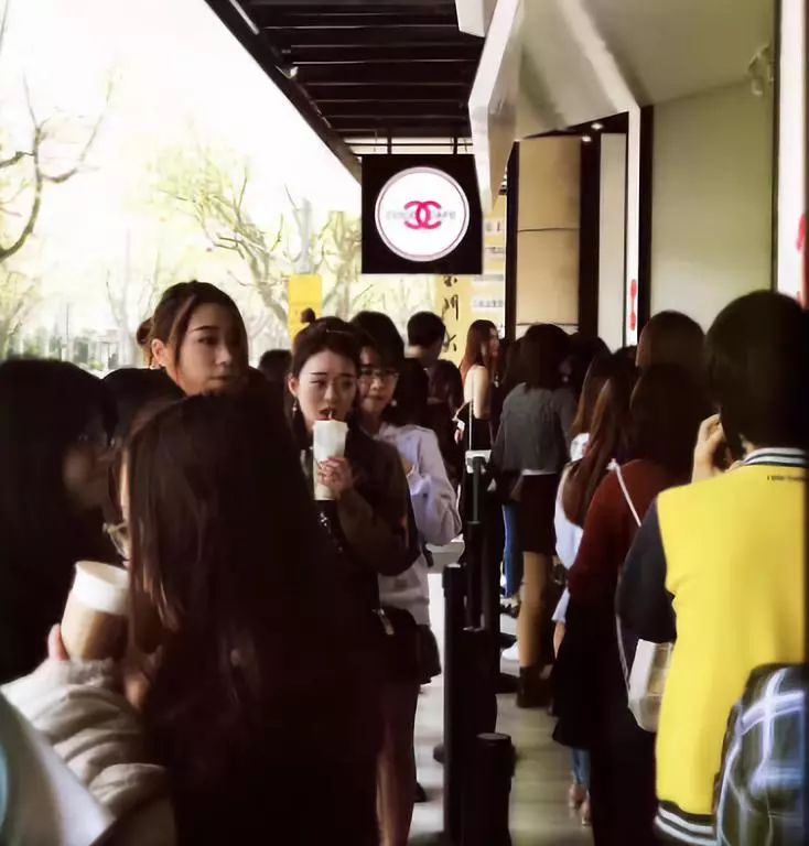 今年为啥兰蔻雅诗兰黛纷纷降价,兰蔻和雅诗兰黛哪些单品好