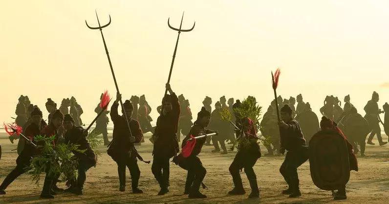 明朝时期倭寇被狼筅打败,戚家军狼筅对抗倭刀视频