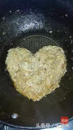 香辣可口的金针菇,香辣金针菇又简单又好吃