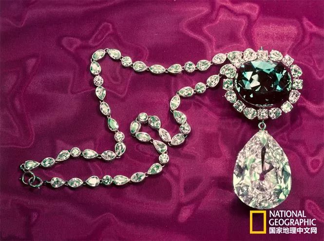 目前地球有没有比钻石还珍贵 (地球大量钻石)