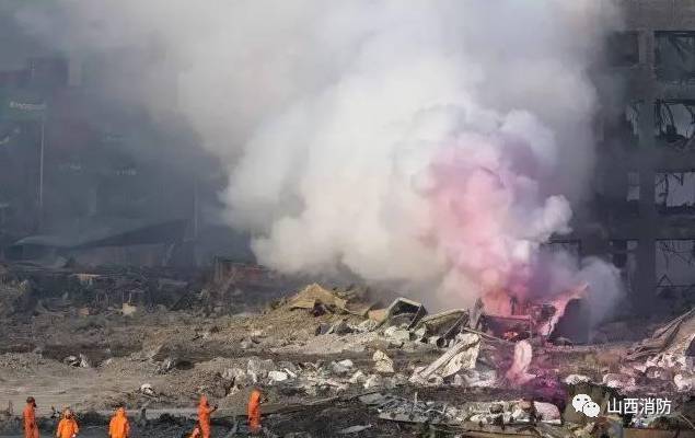 化学品泄漏的正确处理方法,化学品泄漏事故发生错误做法