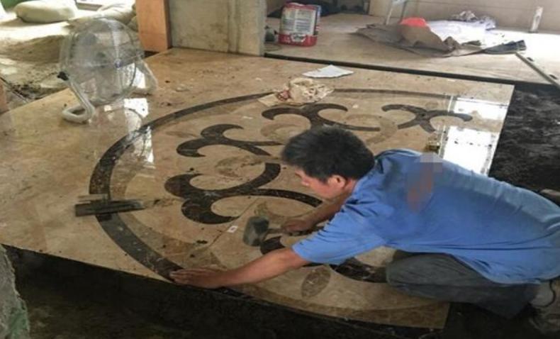 铺水刀拼花，师傅收费3000块，没想到他铺好只花了两天时间