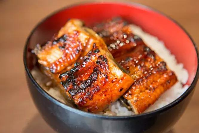 日本机场等候行李视频,日本搬行李视频