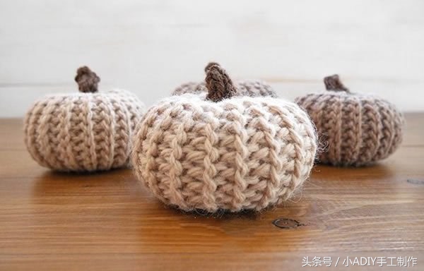 钩织小南瓜的教程和视频,超迷你可爱的小南瓜钩织挂件