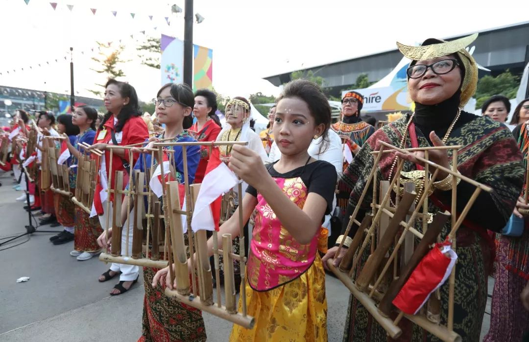 奥运档案圣火点燃,亚运圣火点燃的回放视频