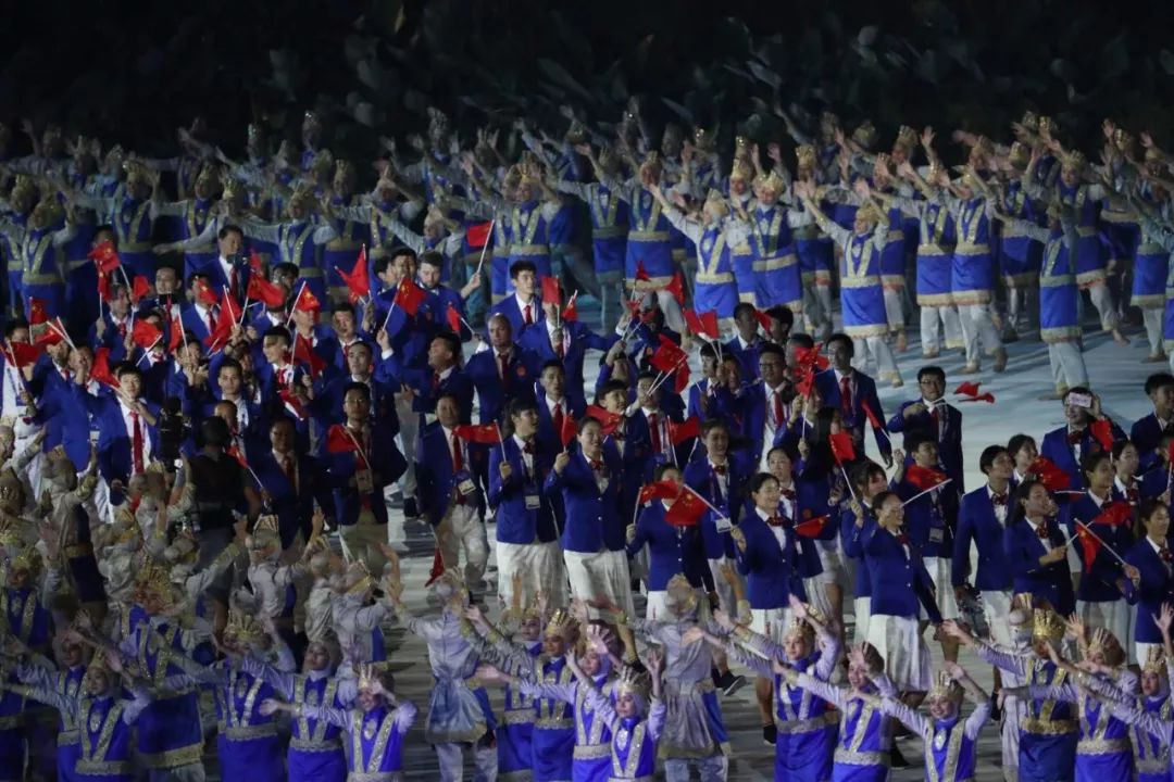 奥运档案圣火点燃,亚运圣火点燃的回放视频