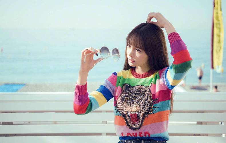 毛衣穿搭满大街？还得靠品质打败平庸