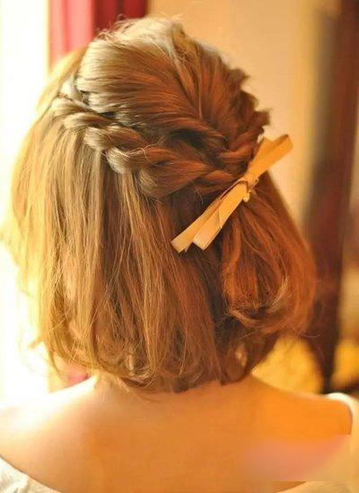 扭一扭发型怎么扎,扭一扭就扎好的辫子