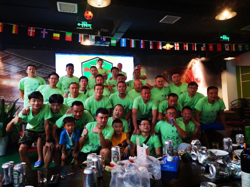 真英雄俱乐部直播,足球赛场真英雄