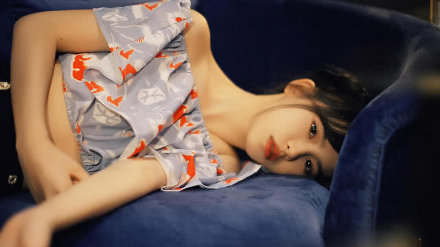 女朋友生气把微信删了该怎么哄她,跟别的女生聊天女朋友生气怎么哄