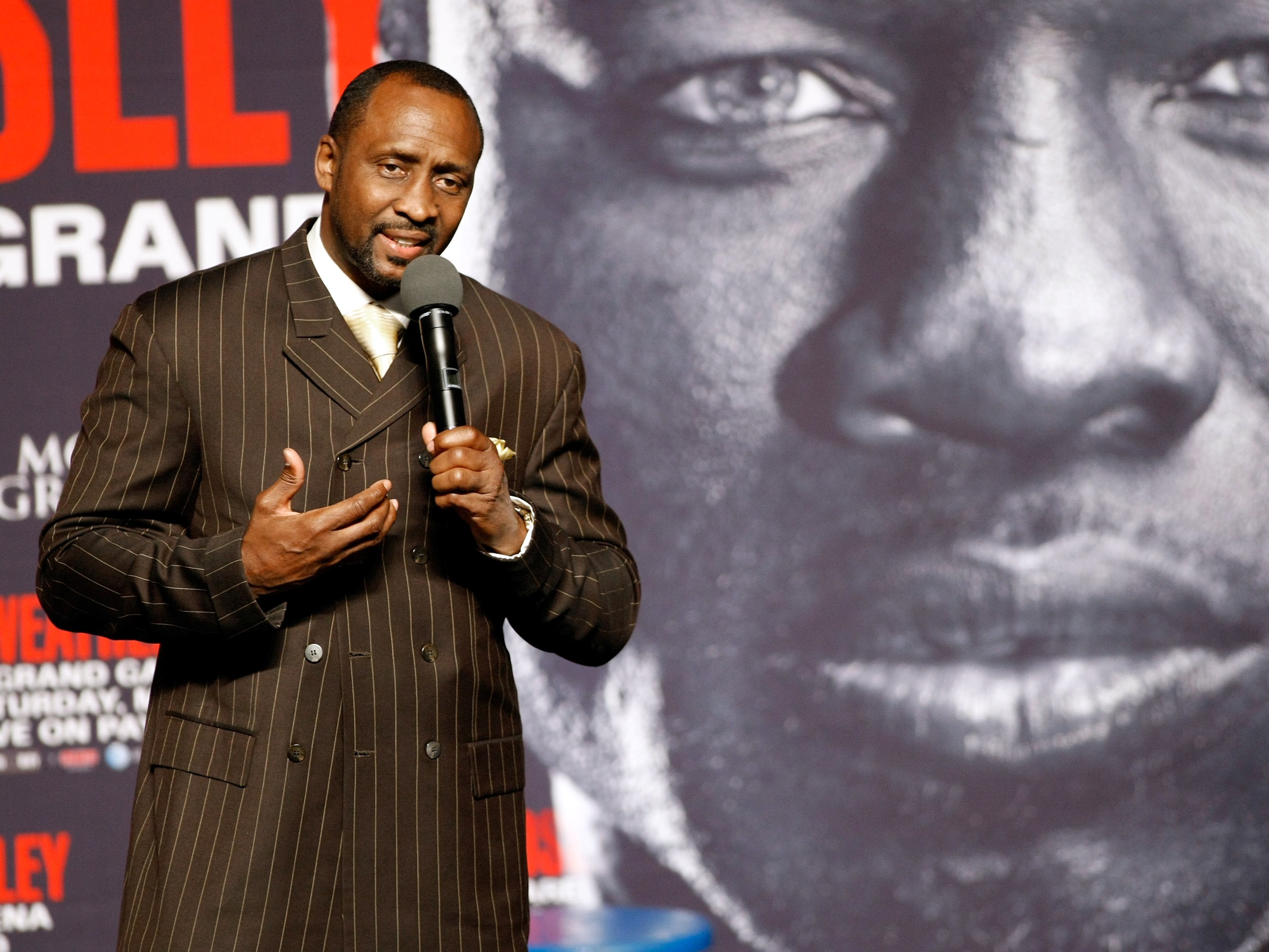 世界拳击十七个级别现役冠军,拳击史上最厉害的一位男子