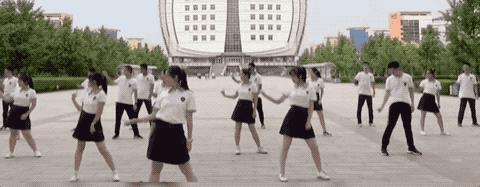 来，一二三四，二二三四，三二……