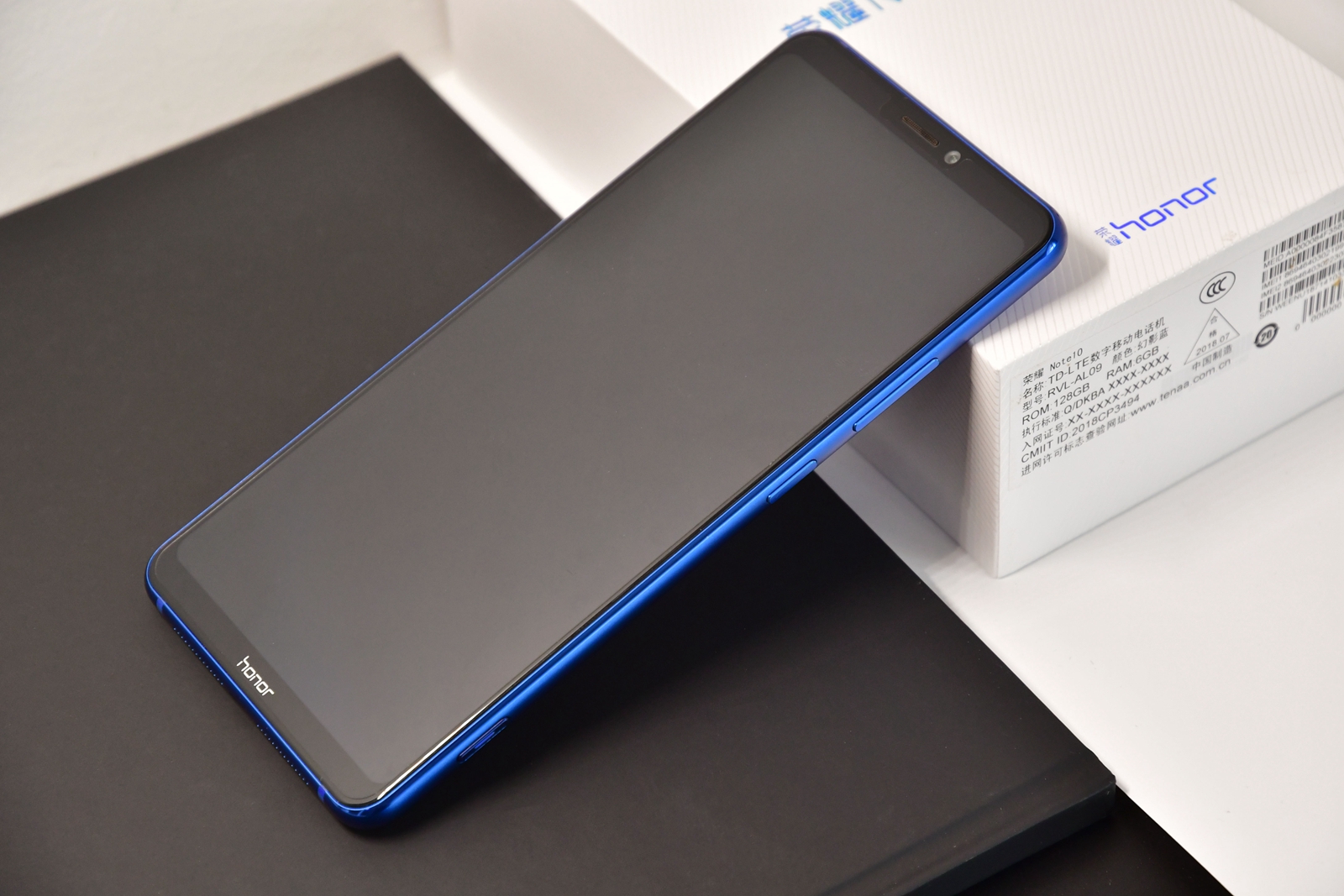 荣耀note10搭载6.95寸amoled屏,2023年荣耀note10还值得买吗