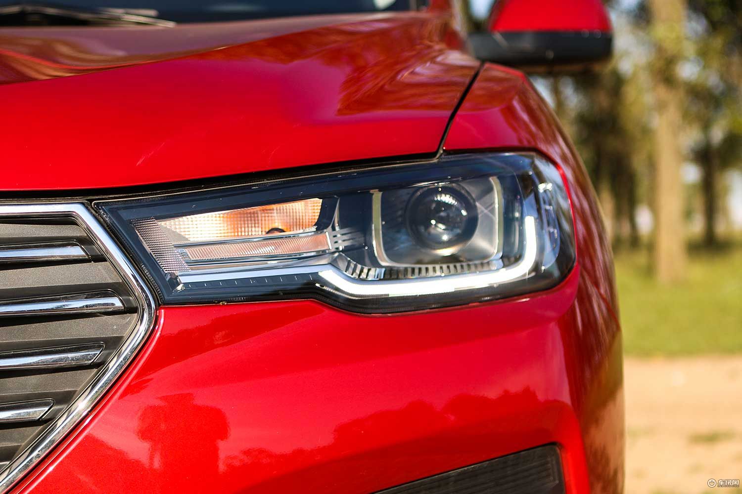 扔下了女朋友去草原试驾哈弗H2s7万块的个性小车成为了“新欢”