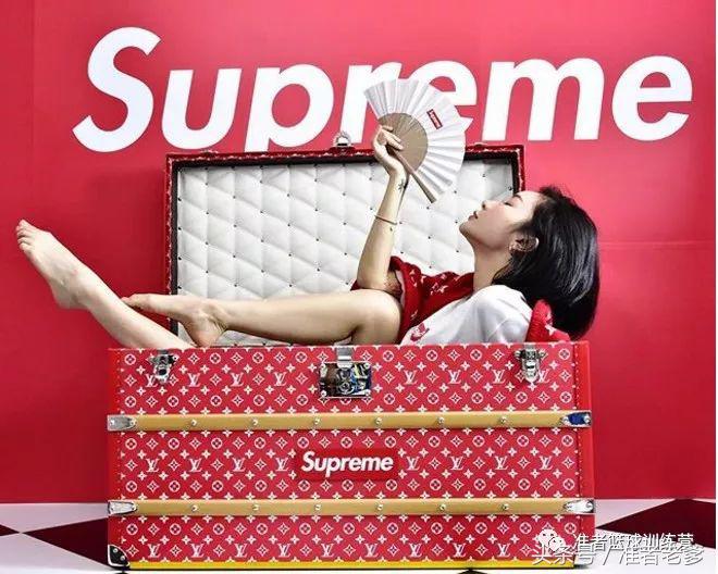 胸部撑起一滩水！被开价50万一晚，她是台湾超致命的Sneaker女孩