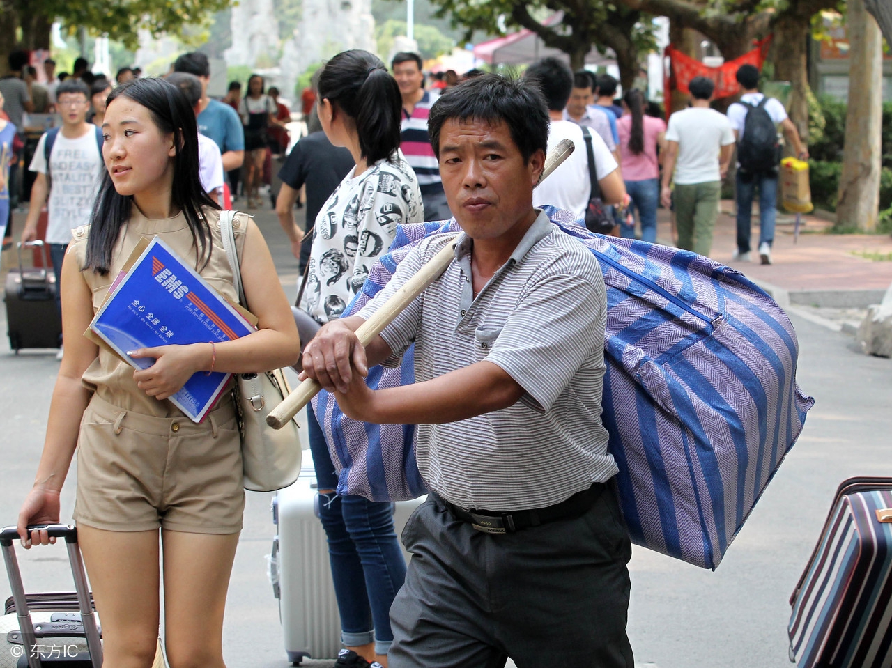 大一新生开学必备电子产品清单,大一新生开学必备手机