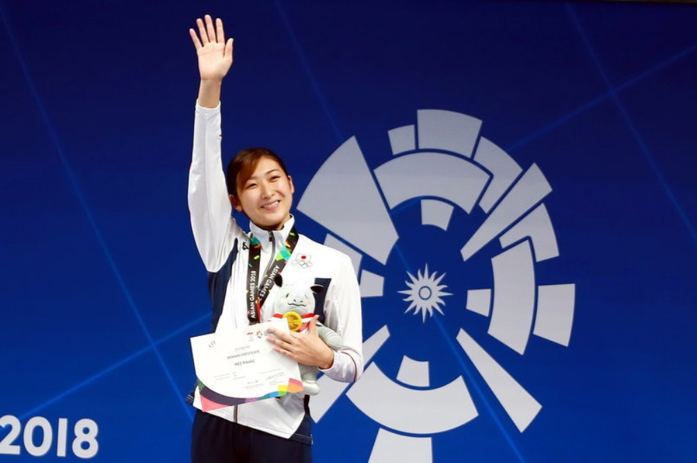 她成为唯一夺得金牌的中国选手,她是第一位获得奥运金牌的女性