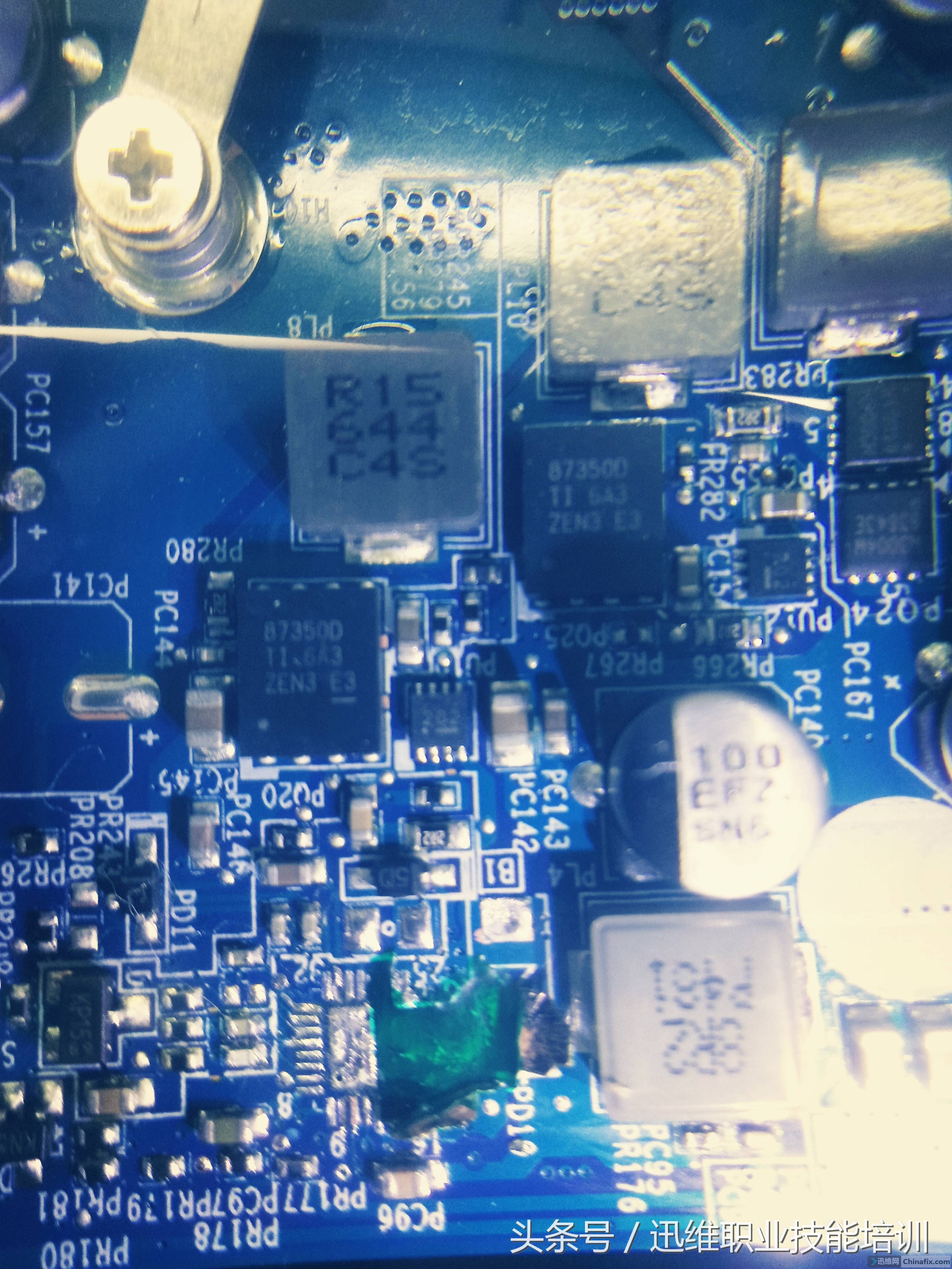 炫龙游戏本吃鸡时烧坏主板，大神“刮骨疗伤”，花了20元竟救活了