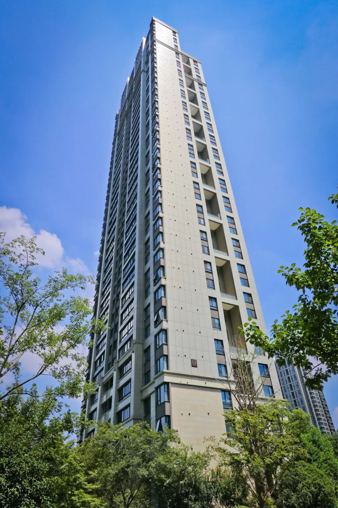 仁恒江湾天成380㎡，河西最顶级大平层！客厅开间层高逆天……