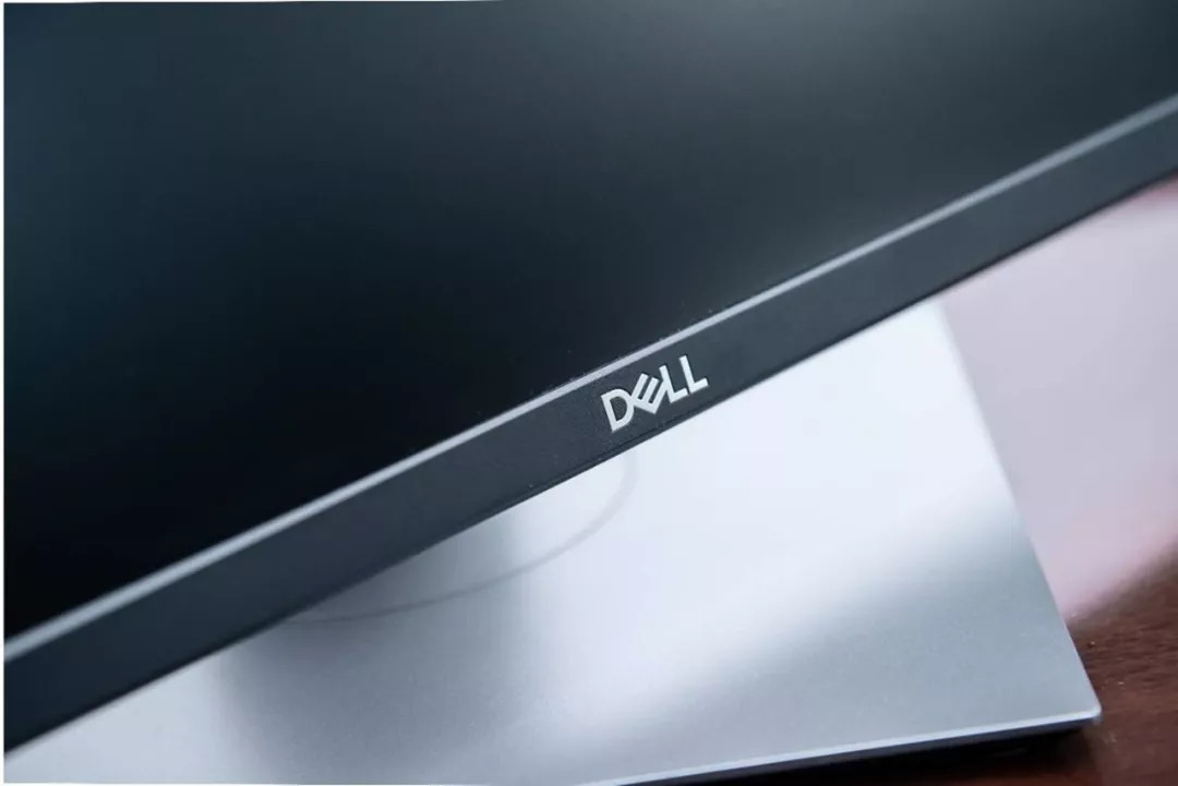 带有供电接口的typec显示器,type-c接口高性价比显示器