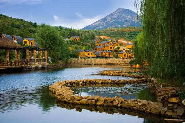 所有人周末陪伴孩子一起玩耍,一群人周末去玩什么