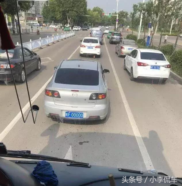 车管所摇到5连号的车牌,车管所摇到五连号